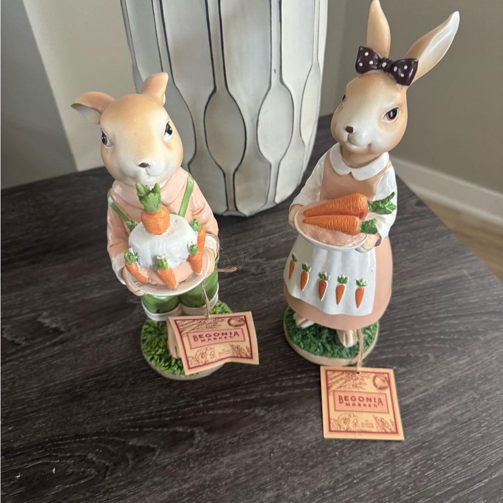 Begonia Market Farmhouse MR. & MRS. Easter Bunnies w/Carrots  NEW SET 2